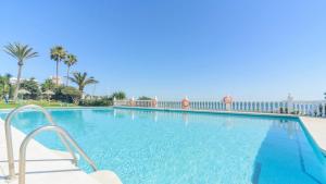 Bazén v ubytování Lubina del Sol - Apartment by the Sea nebo v jeho okolí