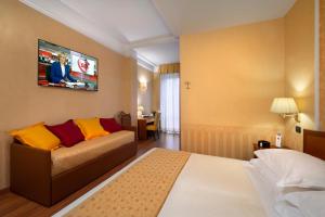 Posteľ alebo postele v izbe v ubytovaní Lancaster Hotel + 37 fotografií