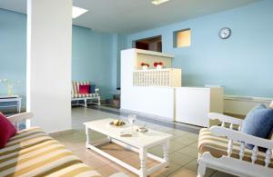 Posezení v ubytování Hotel Alkyonis + 37 fotografií