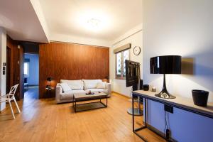 TV a/nebo společenská místnost v ubytování Acropolis Dream Apartment