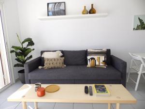 A seating area at Apartamentos Medano - Duplex Sea Views