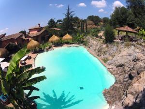 Bazén v ubytování Antica Pietrara B&B nebo v jeho okolí