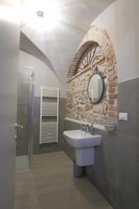 Kúpeľňa v ubytovaní AGRITURISMO CORTE FONTANA APP. BARBARA