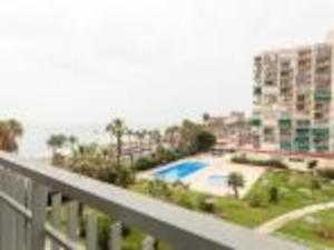 Bazén v ubytovaní M1 403 Frontal al Mar Vistas Terraza y Wifi alebo v jeho blízkosti