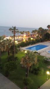 Bazén v ubytovaní M1 403 Frontal al Mar Vistas Terraza y Wifi alebo v jeho blízkosti