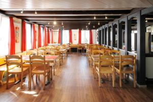 Restoran või mõni muu söögikoht majutusasutuses Hotel Krone