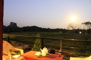 Balcone o terrazza di Sigiriya Water Guest & View Point Restaurant