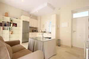 A kitchen or kitchenette at Apartamento Centro San Luis