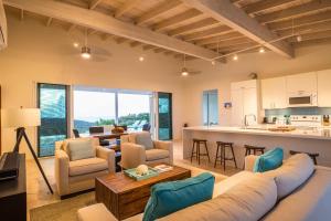 Kuchyň nebo kuchyňský kout v ubytování Sailrock South Caicos - Oceanview Villas & Suites