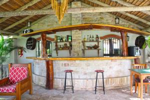 Ο χώρος του lounge ή του μπαρ στο Ross Char Hotel