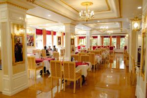 温莎城堡酒店餐厅或其他用餐的地方