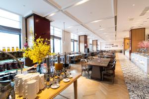 Restaurace v ubytování Ramada Plaza Wyndham Wenzhou Cangnan