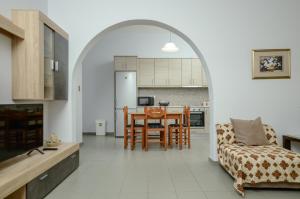 Kuchyňa alebo kuchynka v ubytovaní NAXOS HOUSE