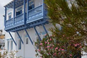 A balcony or terrace at Dolphin Studios