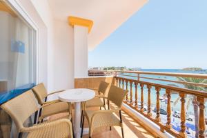 A balcony or terrace at Apartamentos Es Cañe