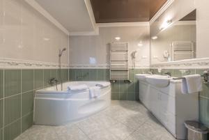 Vannituba majutusasutuses Wzgórze Toskanii Conferences & Restaurant