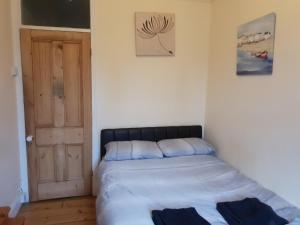 Ein Bett oder Betten in einem Zimmer der Unterkunft Jesmond Vale 3 Bedroom Apartment