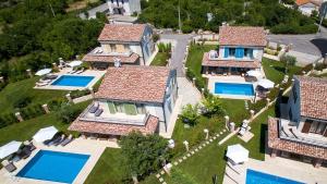 Bazén v ubytování Luxury Villa Tia nebo v jeho okolí