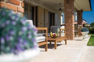Balkón nebo terasa v ubytování Luxury Villa Tia