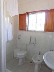 Bathroom sa Quinta da Falca