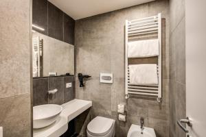 Koupelna v ubytování Four Rivers Suites