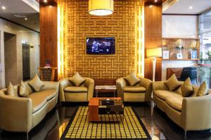 The lounge or bar area at Dunes Hotel Apartment Oud Metha, Bur Dubai