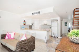 Dapur atau dapur kecil di Byron Bay Accom Solace 3 - Byron Bay