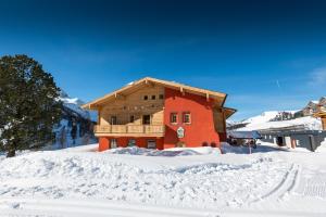 Obiekt Aparthotel Weningeralm zimą