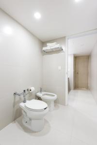 Un baño de Hotel Casa Blanca