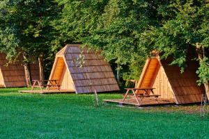 Zahrada ubytování Glamping Village - Speleo Camp