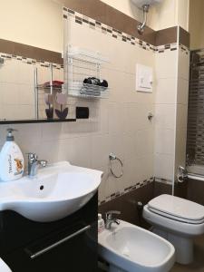 Corso Italia 83 tesisinde bir banyo