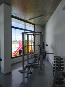 The fitness centre and/or fitness facilities at Condomínio Veloso