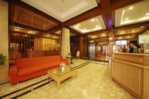 Lobbyn eller receptionsområdet på Home Inn Zhengzhou Huanghe Road Provincial People's Hospital