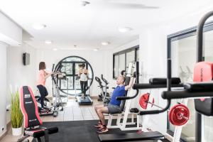 a group of people in a gym at Domaine Lou Capitelle & Spa in Vogüé