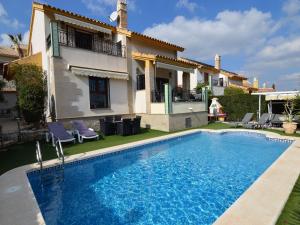 Bazén v ubytovaní Villa in Costa Blanca with Private Pool alebo v jeho blízkosti