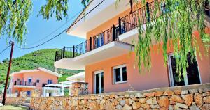 The building in which the holiday home is located