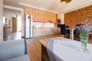 Kuchyňa alebo kuchynka v ubytovaní Apartament Loft + 14 fotografií