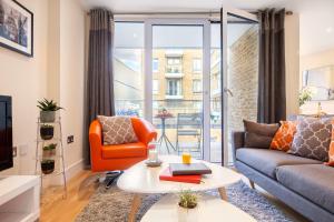 Posezení v ubytování Two Bedroom Apartments in Limehouse