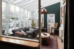 The apartment - Öbbuhús的休息区