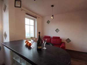 Nápoje v ubytovaní Apartament Rodzinny S7