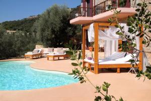Bazén v ubytování Amapola Boutique Villas with Sea Access - Agapi nebo v jeho okolí