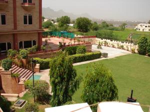 Сад в Mansingh Palace, Ajmer