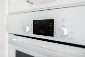 Kuchnia lub aneks kuchenny w obiekcie Airport Lirowa - P&O Serviced Apartments