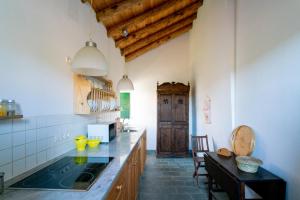 Fotografie z fotogalerie ubytování Casa del Ingeniero , alberca 4 Hab 8 Pers 3 Chimeneas con horno v destinaci Puerto de la Laja