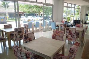 Un restaurante o sitio para comer en Hotel Llanogrande Airport