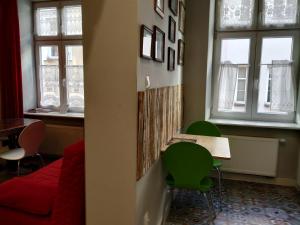 Część wypoczynkowa w obiekcie Krakowsky Apartment