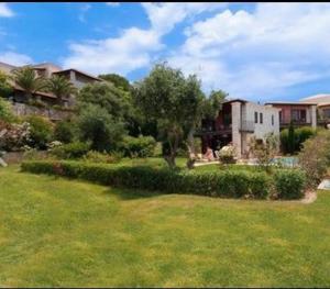 Vonkajšia záhrada v ubytovaní Ornella Beach Resort & Villas
