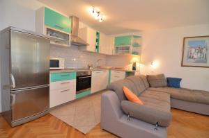 Dapur atau dapur kecil di Apartment in Petrcane/Zadar Riviera 7908