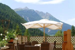 Ein allgemeiner Bergblick oder ein Berglick von des Hotels aus