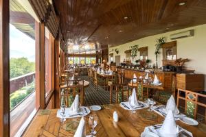 吉尔吉特瑟琳娜酒店餐厅或其他用餐的地方